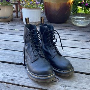 Black 1460 Leather Dr Martens